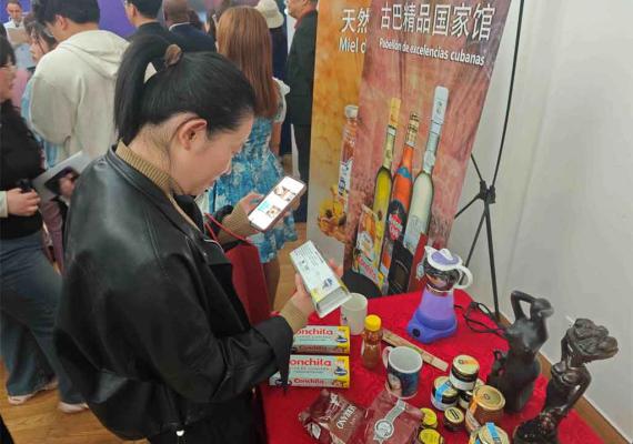 Cuba y China celebran tres años de éxito comercial en el Pabellón Excelencias
