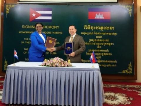 Camboya y Cuba firman memorando de turismo en Siem Reap