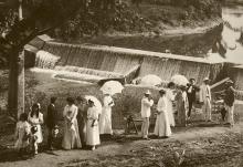 personas cascada del río Almendares 
