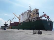 Barco en el puerto de Cienfuegos