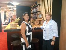 Milagros Ortega Suárez, administradora de la Mipyme Estatal Vizcaya S.U.R.L., e Isabel Cristina Rivero Páez, Aspirante a Maestra del Ron Cubano.