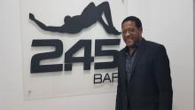 Javier Sotomayor en el restaurante bar 2.45