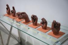 Cultura entre las manos