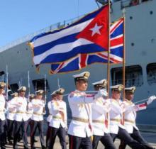 Barco de la Marina Real británica atraca en Cuba