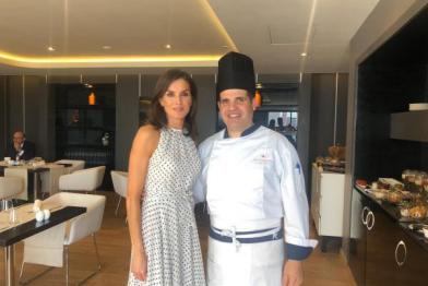 Chef Ejecutivo del Hotel Iberostar Parque Central, Miguel Ángel Jiménez, y la Reina de España