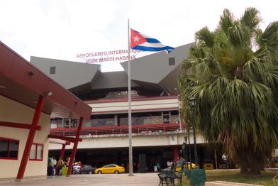 Cuba anuncia carestía de combustible Jet A-1 en nueve aeropuertos internacionales por un mes