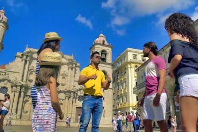 Guías turísticos y choferes privados en Cuba: nuevas reglas en este 2026