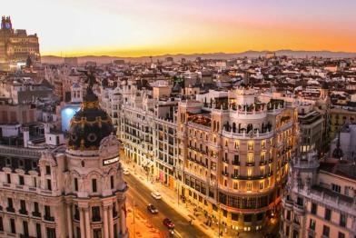 Turismo internacional alcanza récord en 2025 con crecimiento global del cuatro por ciento